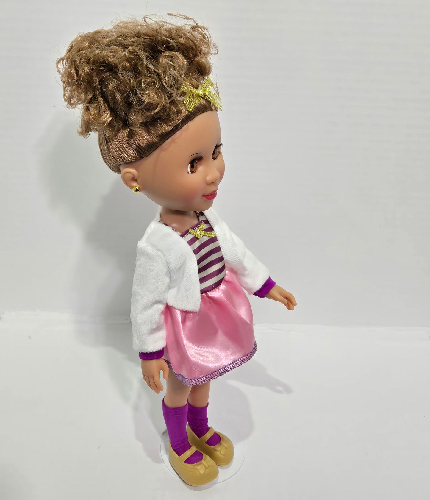 Kenya 13 inch Poseable Doll with Magic Hair and Accessories