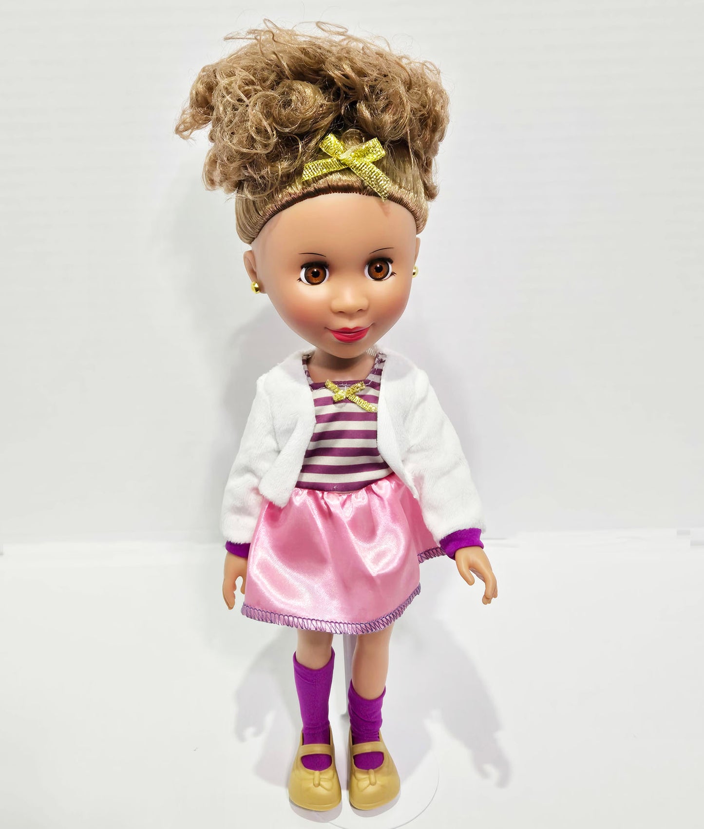 Kenya 13 inch Poseable Doll with Magic Hair and Accessories
